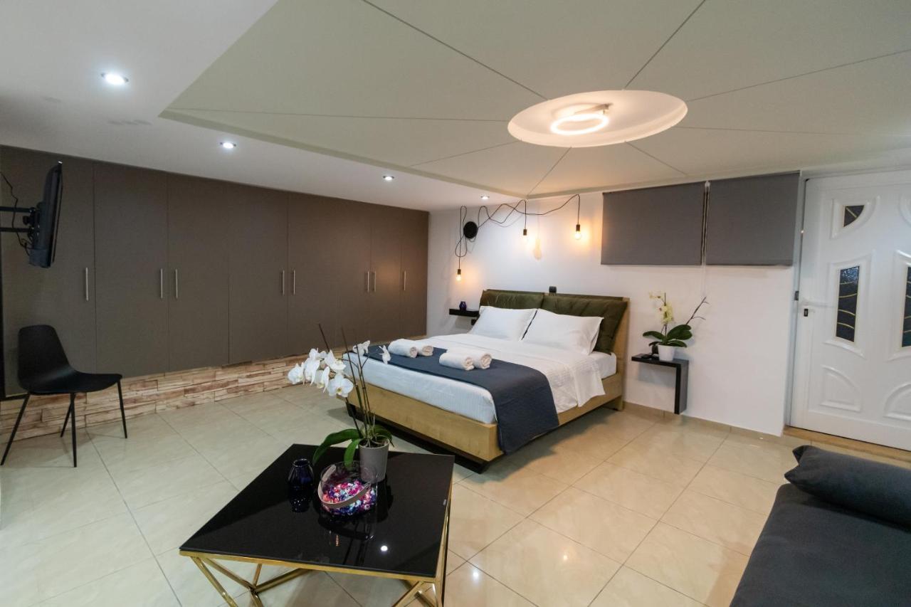 Black Suites Chrissi Akti Chania Exterior foto